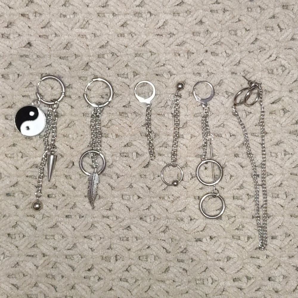 Various e-boy/e-girl earrings